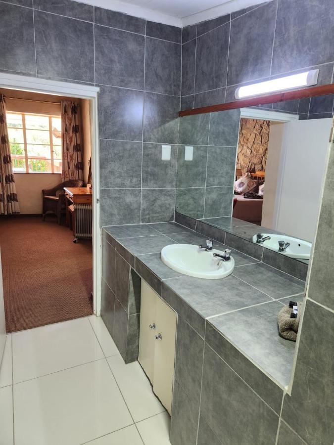 Gooderson Leisure Mountain View Cottages Self Catering And Timeshare Resort Drakensberg Garden Bagian luar foto